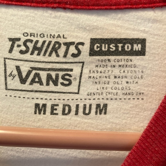 3 beautiful t-shirts - Picture 4 of 6